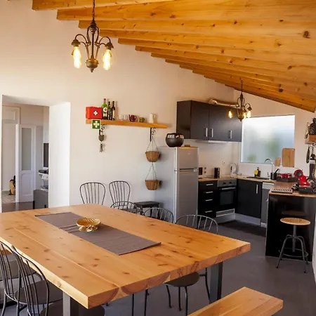 Main House בית נופש Água de Alto